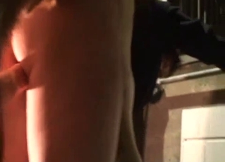 Frumpy booty amateur fucks a horse