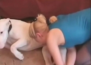 Blond-haired chick loves that cock
