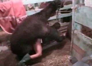 Farm beast is showing some wild fuck skills